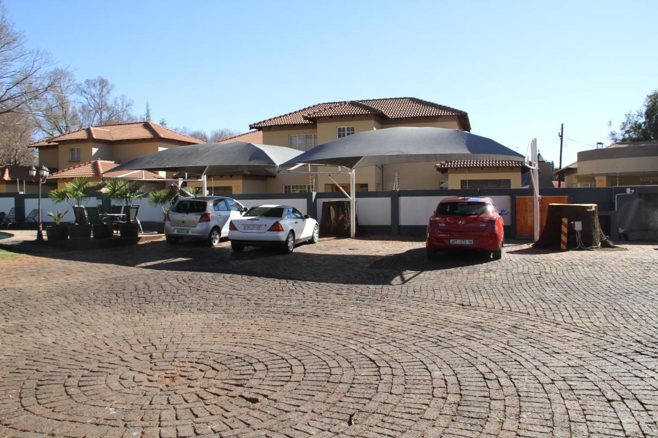 The Oak Potch Guesthouse Potchefstroom Exterior photo