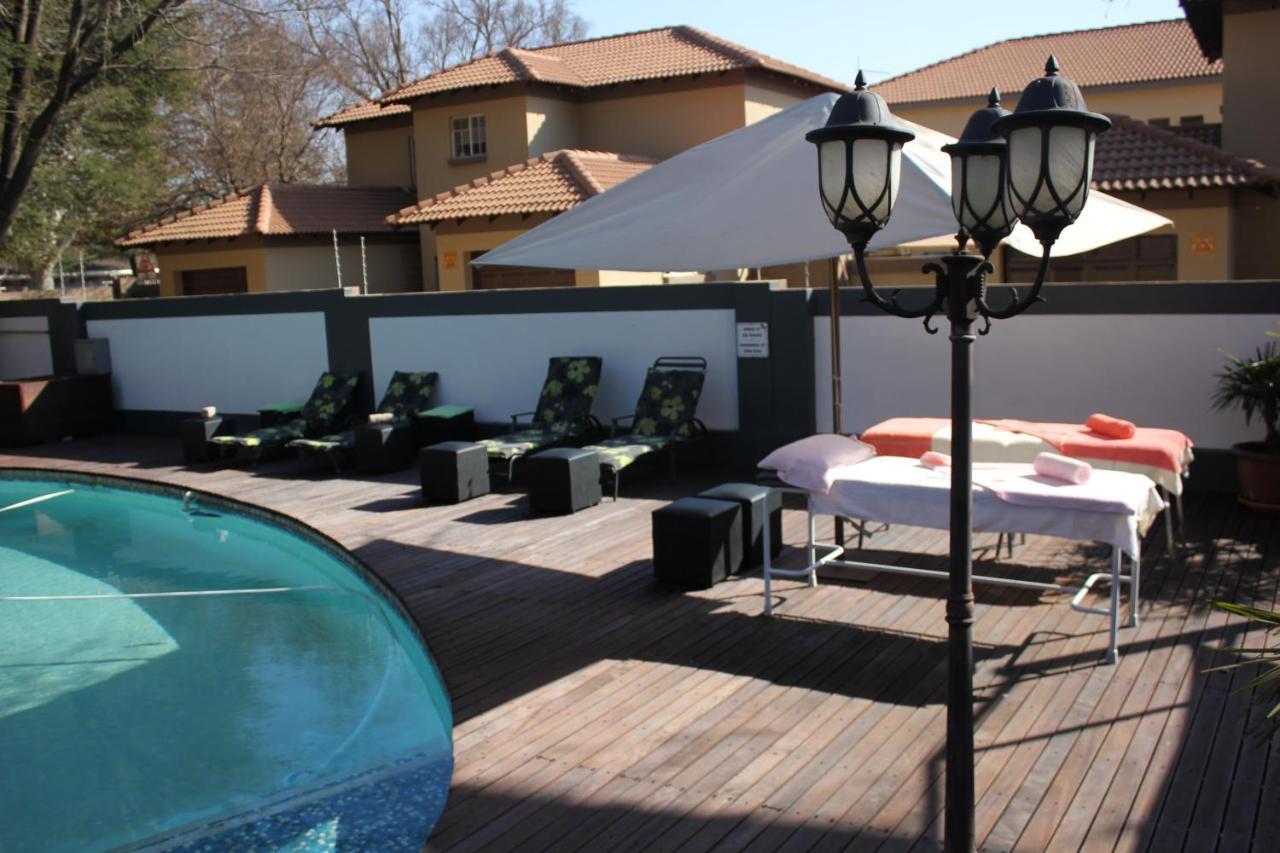 The Oak Potch Guesthouse Potchefstroom Exterior photo
