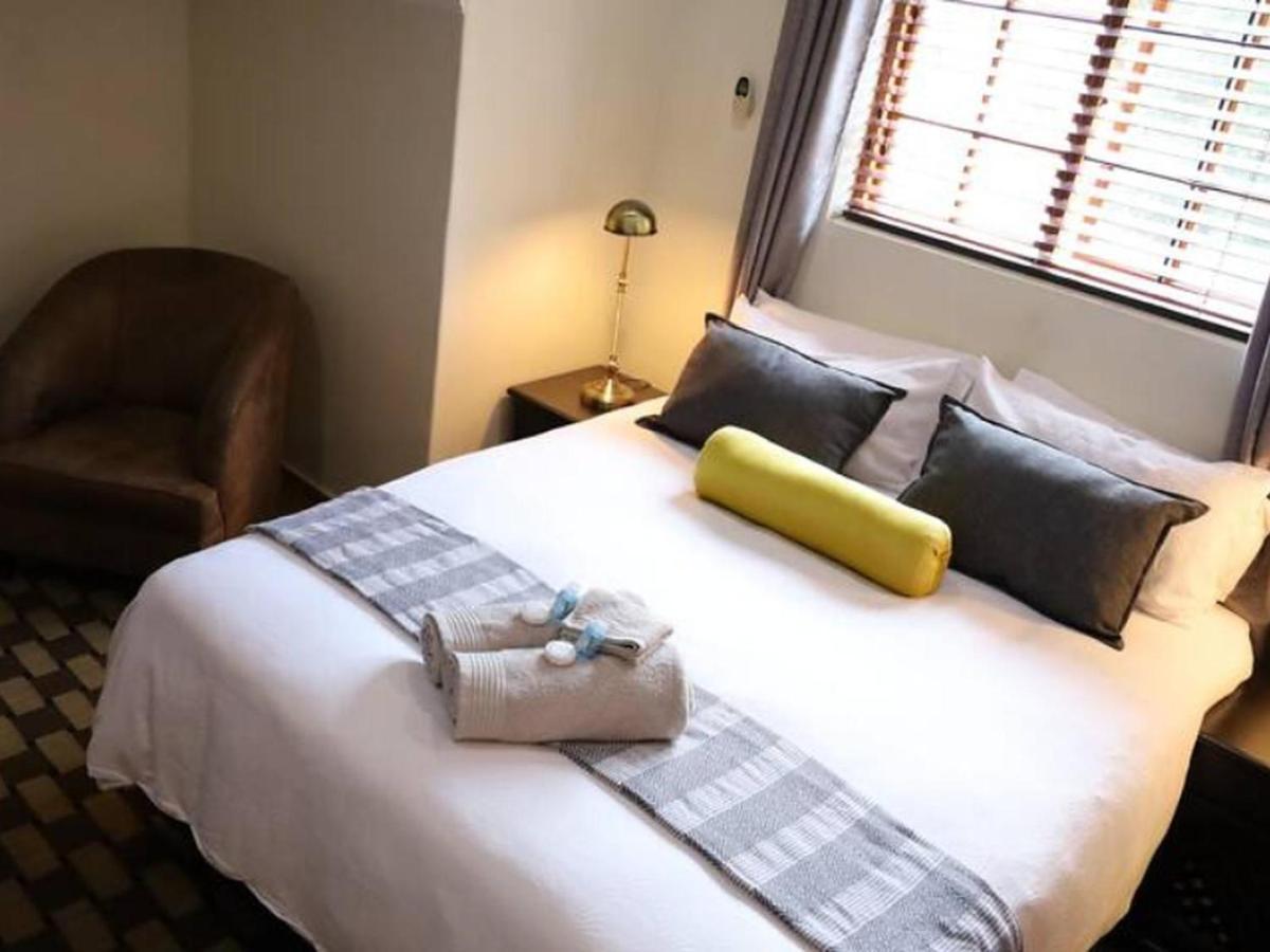 The Oak Potch Guesthouse Potchefstroom Exterior photo