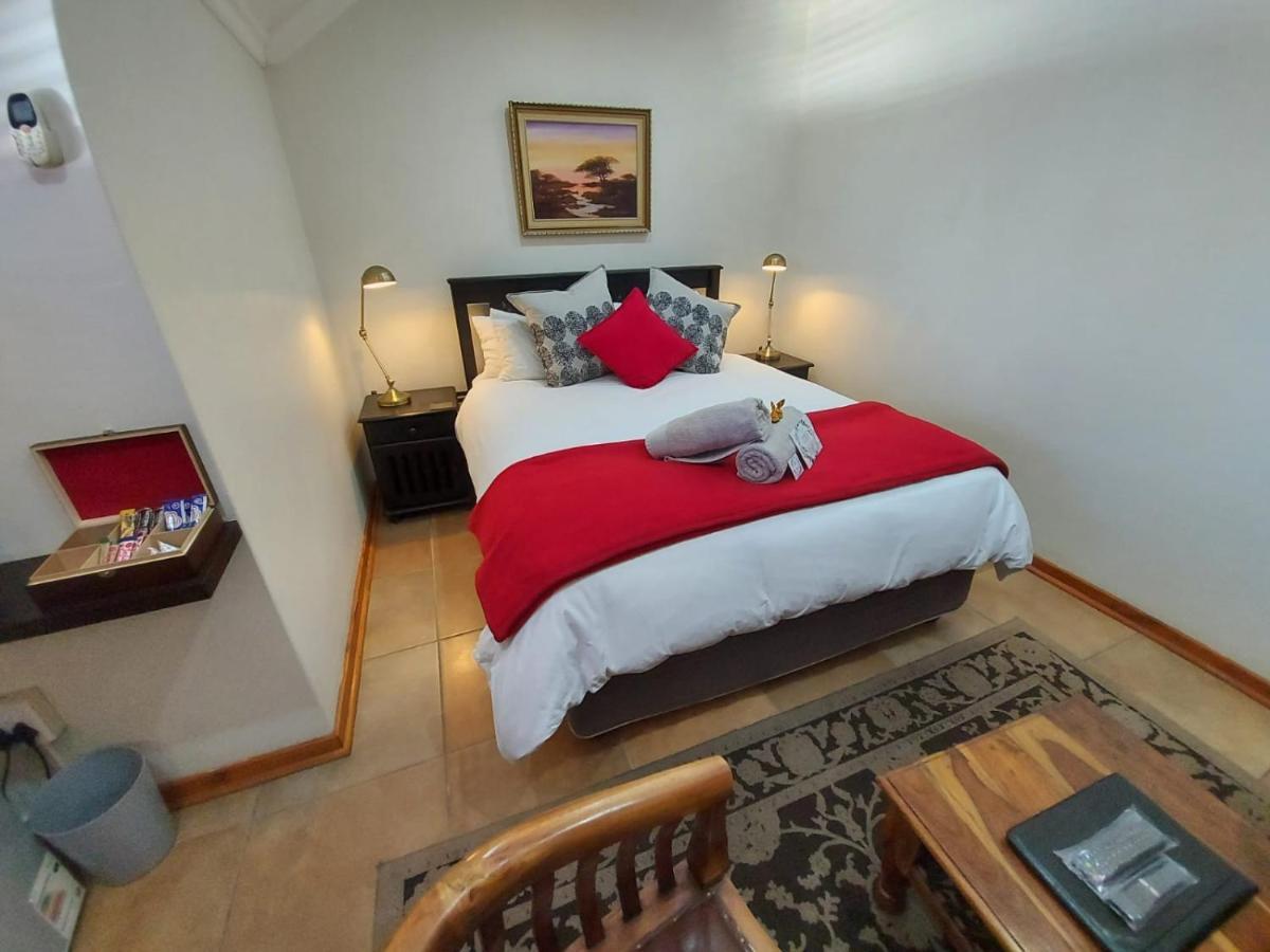 The Oak Potch Guesthouse Potchefstroom Exterior photo